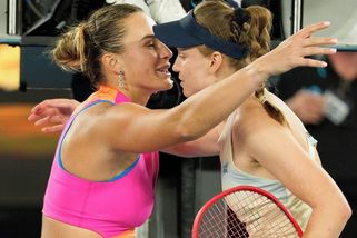 Světová dvojka po děsivé chvíli sotva chodí. Zmar Sabalenkové ale může dokonat i bez US Open - Sport.cz